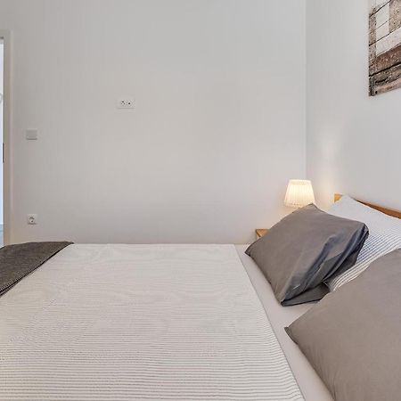 Apartments Juraj Petrčane Zewnętrze zdjęcie