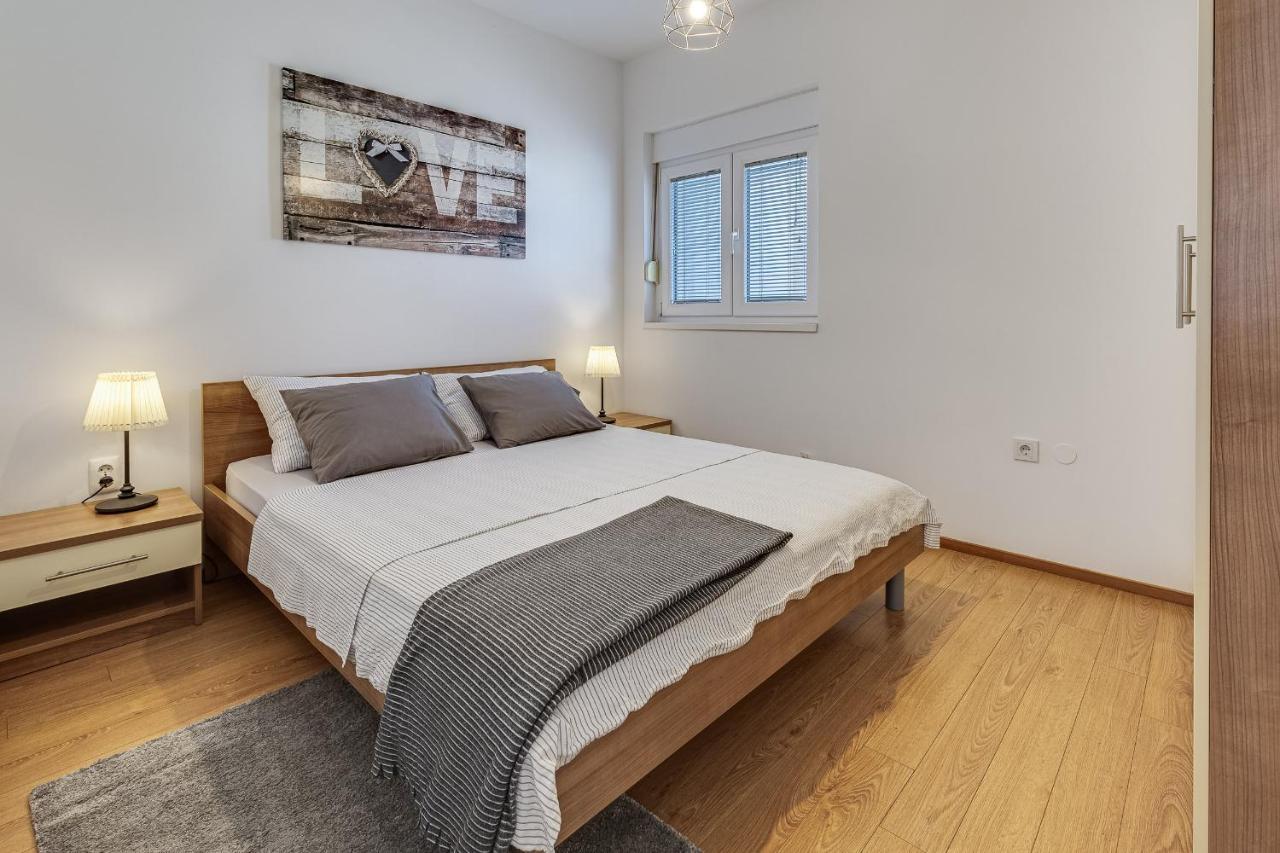 Apartments Juraj Petrčane Zewnętrze zdjęcie