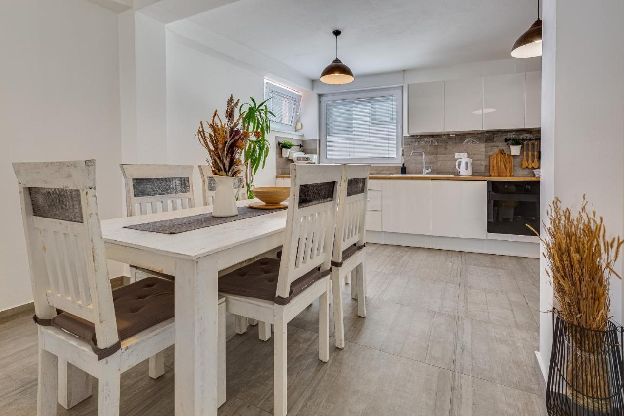 Apartments Juraj Petrčane Zewnętrze zdjęcie