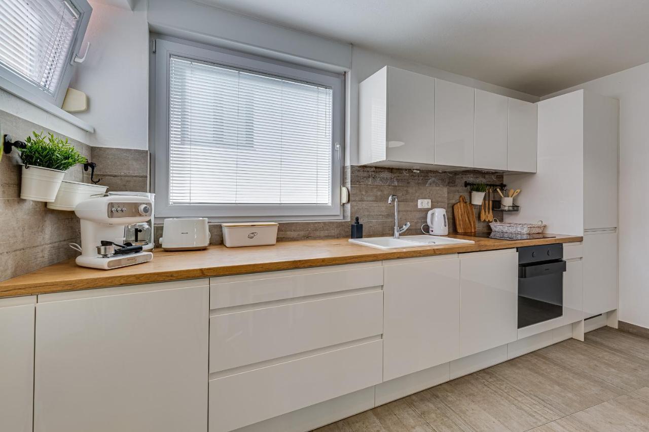 Apartments Juraj Petrčane Zewnętrze zdjęcie
